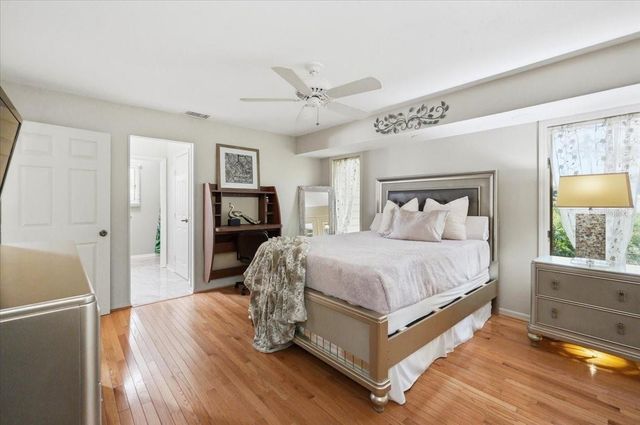 992 SPINNAKER COURT, Tarpon Springs, FL 34689
