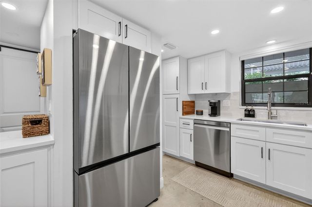 101 N GRANDVIEW STREET 1, Mount Dora, FL 32757