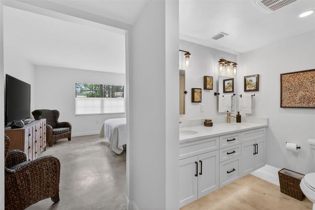 101 N GRANDVIEW STREET 1, Mount Dora, FL 32757