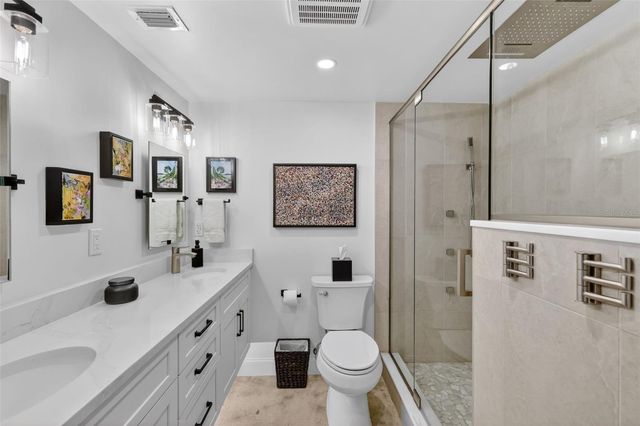 101 N GRANDVIEW STREET 1, Mount Dora, FL 32757