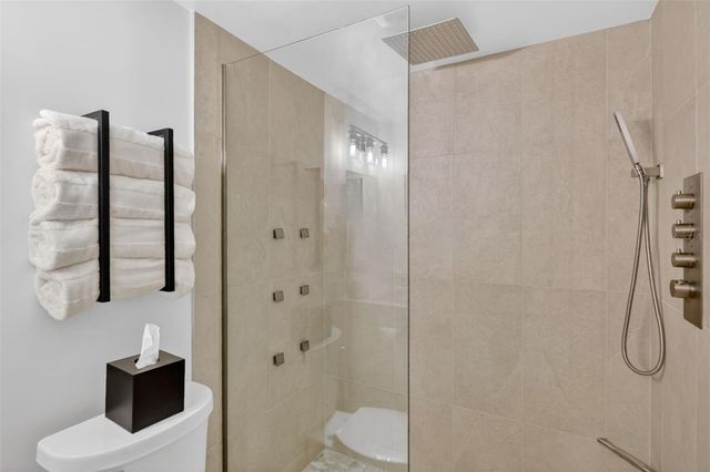 101 N GRANDVIEW STREET 1, Mount Dora, FL 32757