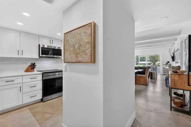101 N GRANDVIEW STREET 1, Mount Dora, FL 32757