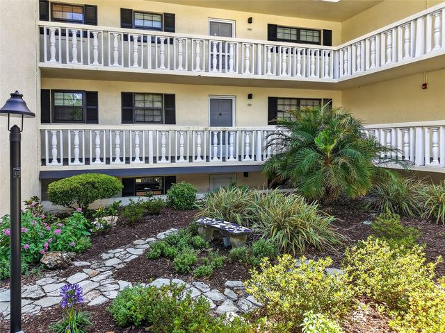 101 N GRANDVIEW STREET 1, Mount Dora, FL 32757