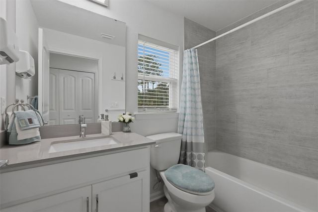 1 SERVICE TREE PLACE, Palm Coast, FL 32164