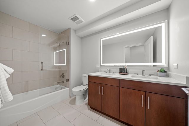 850 N Lake Shore Drive 204, Chicago, IL 60611