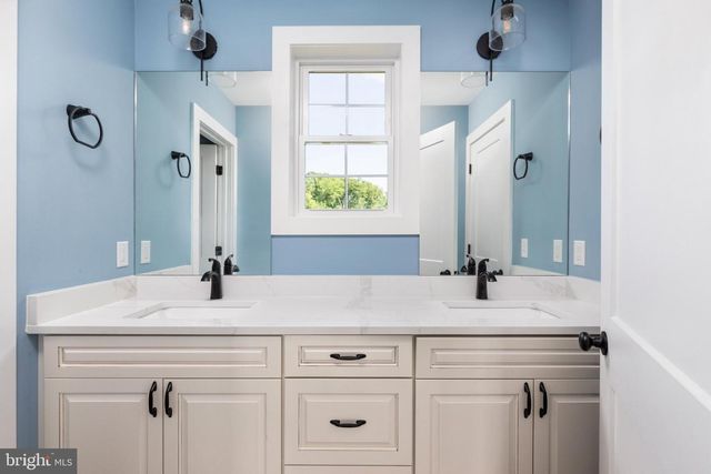 565 RIDGEWAY ROAD, Front Royal, VA 22630