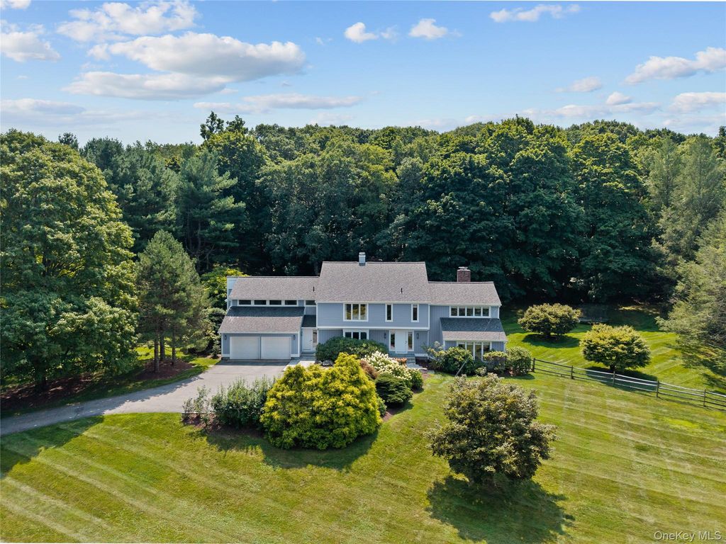 25 Charles Road, Bedford Corners, NY 10549 — exterior