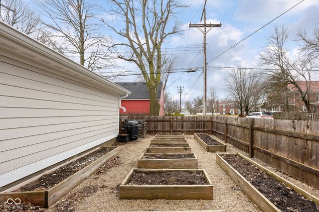 1594 Cherry Street, Noblesville, IN 46060