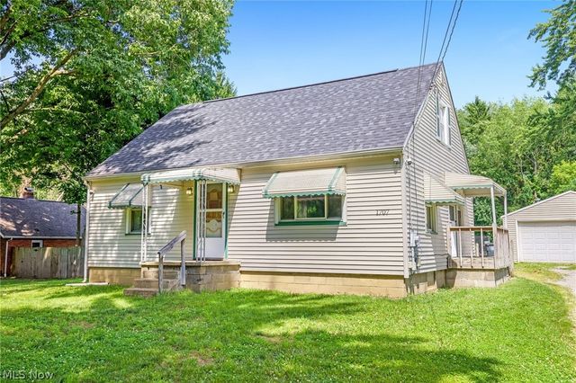1707 Mohawk Drive, Akron, OH 44306