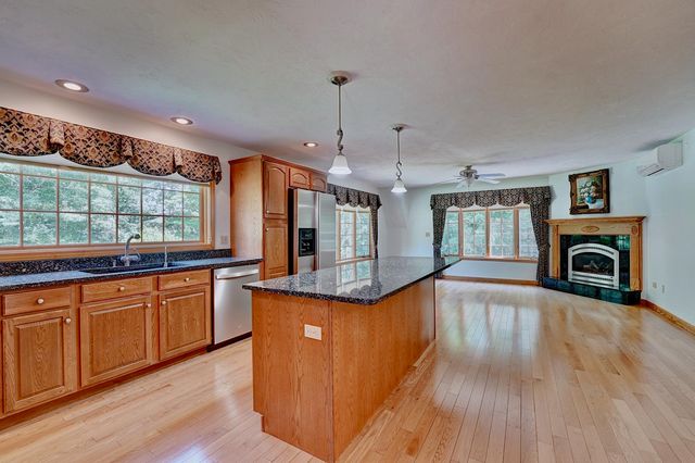 73-75 Dearborn Road, Greenland, NH 03840