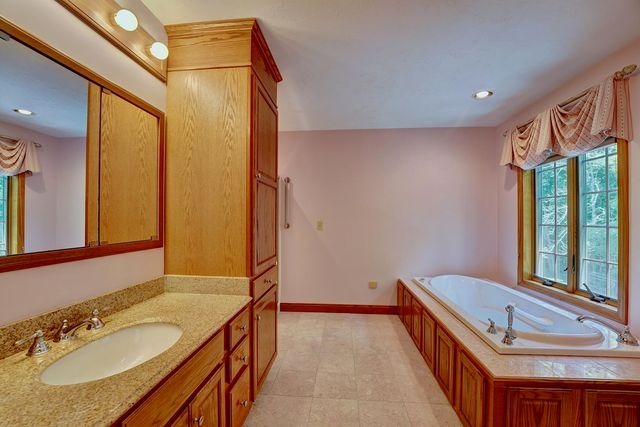 73-75 Dearborn Road, Greenland, NH 03840