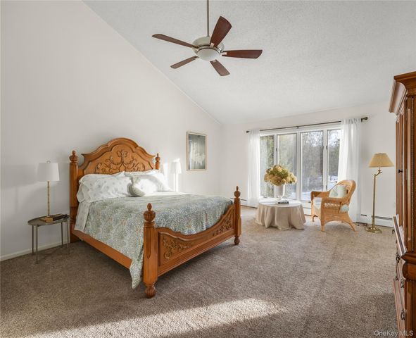 3 Lisa Court, Red Hook, NY 12571