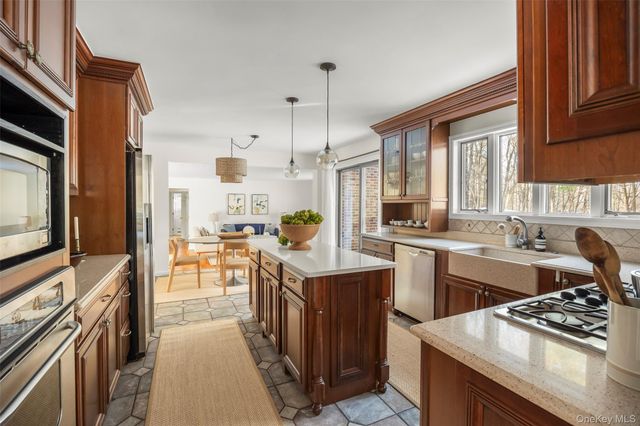 3 Lisa Court, Red Hook, NY 12571