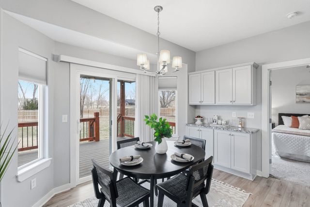 704 E Gordon Bennett Dr, Haysville, KS 67060