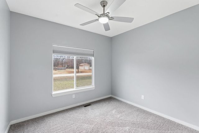 704 E Gordon Bennett Dr, Haysville, KS 67060