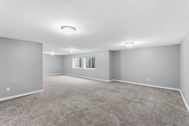 704 E Gordon Bennett Dr, Haysville, KS 67060