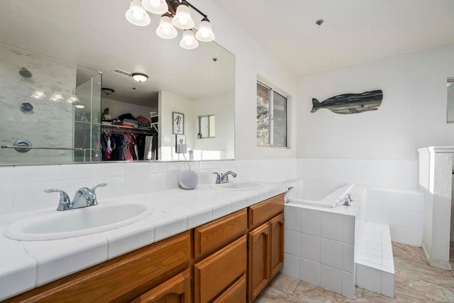 2792 LA CRESTA RD, El Cajon, CA 92021