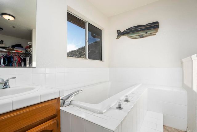 2792 LA CRESTA RD, El Cajon, CA 92021