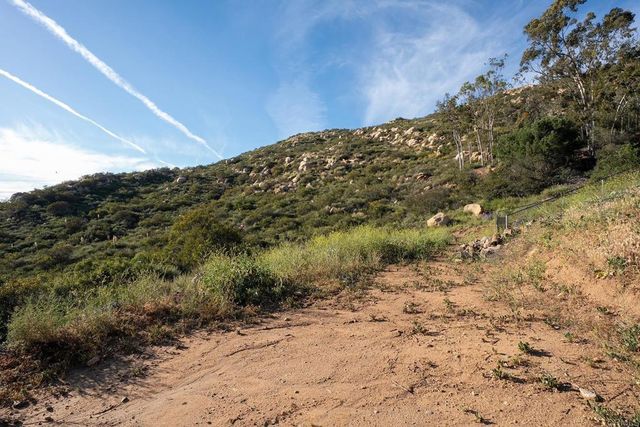 2792 LA CRESTA RD, El Cajon, CA 92021