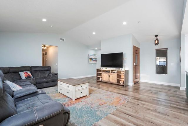 2792 LA CRESTA RD, El Cajon, CA 92021