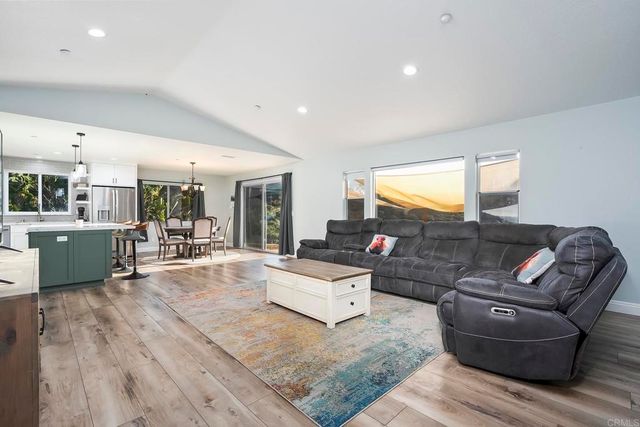 2792 LA CRESTA RD, El Cajon, CA 92021