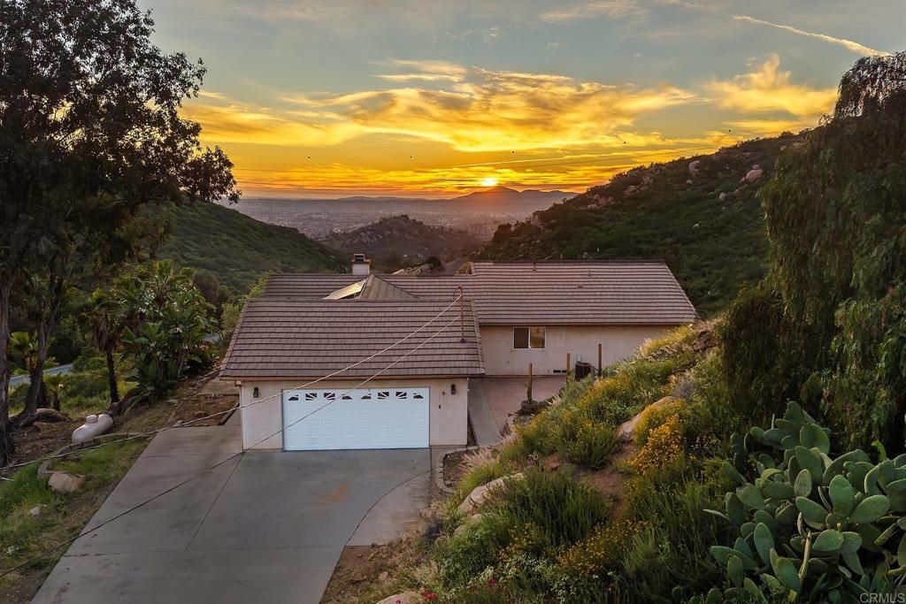 2792 LA CRESTA RD, El Cajon, CA 92021