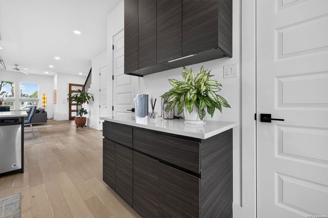 719 Eleanor Ave Unit 102, San Antonio, TX 78209