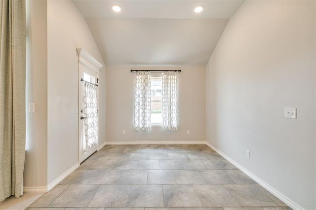 2324 Los Angeles Avenue, Edmond, OK 73034