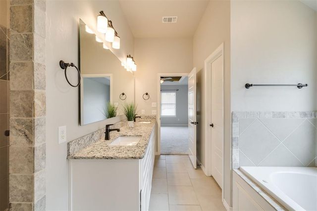 2324 Los Angeles Avenue, Edmond, OK 73034