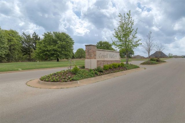2324 Los Angeles Avenue, Edmond, OK 73034