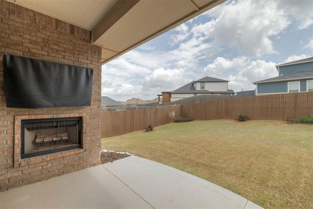 2324 Los Angeles Avenue, Edmond, OK 73034