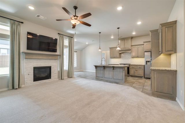 2324 Los Angeles Avenue, Edmond, OK 73034