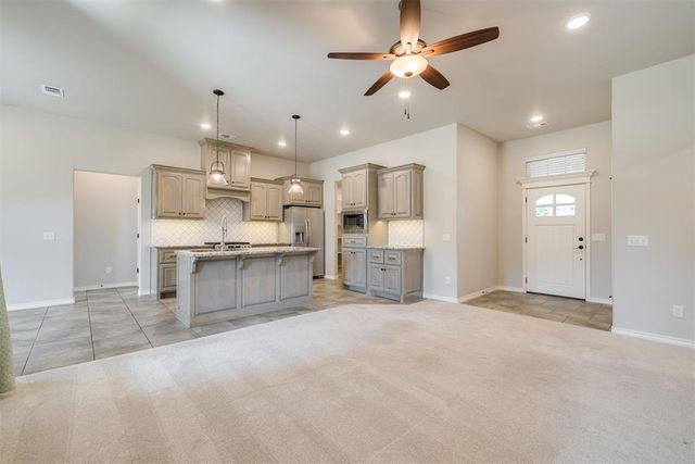 2324 Los Angeles Avenue, Edmond, OK 73034