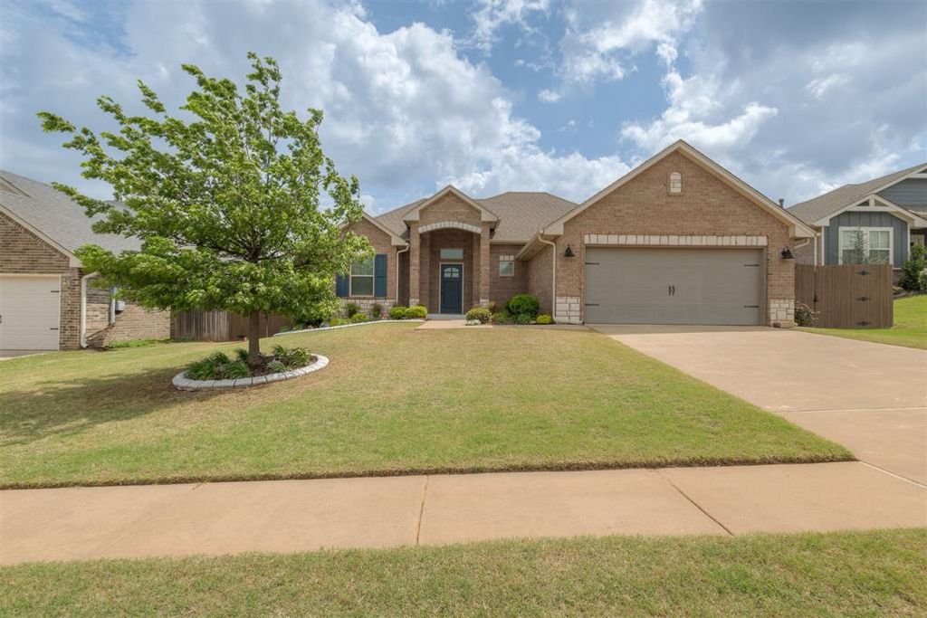2324 Los Angeles Avenue, Edmond, OK 73034