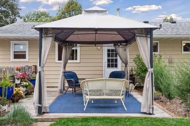 744 22nd Avenue N, South Saint Paul, MN 55075