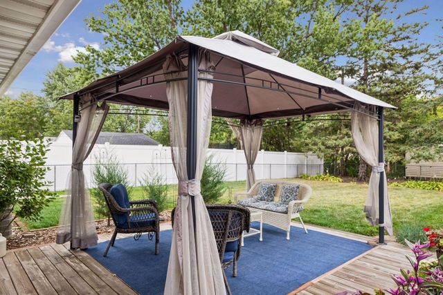 744 22nd Avenue N, South Saint Paul, MN 55075