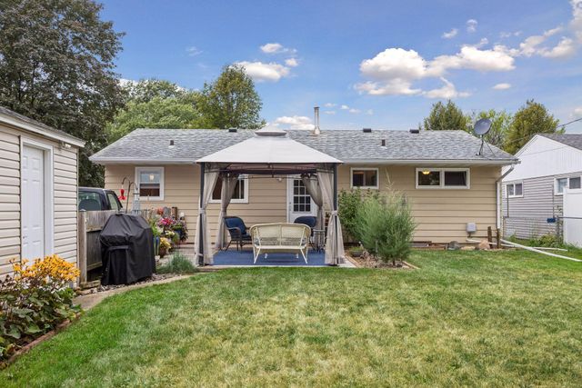 744 22nd Avenue N, South Saint Paul, MN 55075