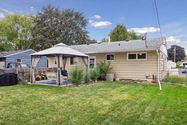 744 22nd Avenue N, South Saint Paul, MN 55075
