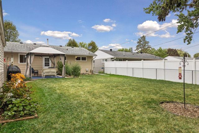 744 22nd Avenue N, South Saint Paul, MN 55075