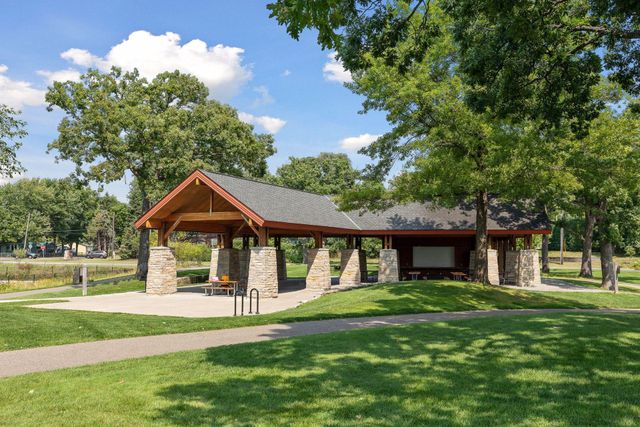 744 22nd Avenue N, South Saint Paul, MN 55075