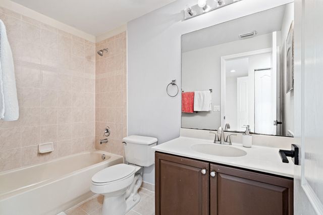 395 River Bluff Lane, Royal Palm Beach, FL 33411