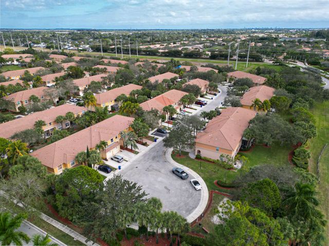 395 River Bluff Lane, Royal Palm Beach, FL 33411