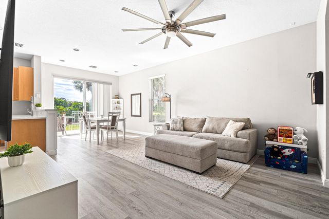 395 River Bluff Lane, Royal Palm Beach, FL 33411