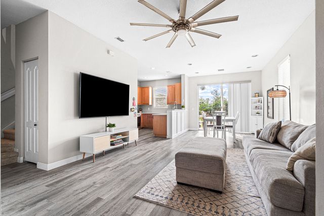 395 River Bluff Lane, Royal Palm Beach, FL 33411