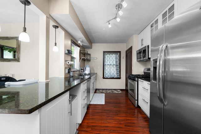 1629 W Columbia Avenue, Davenport, IA 52804
