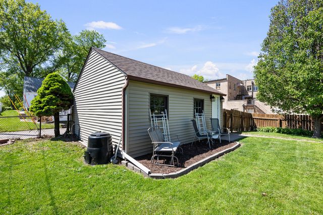 1629 W Columbia Avenue, Davenport, IA 52804