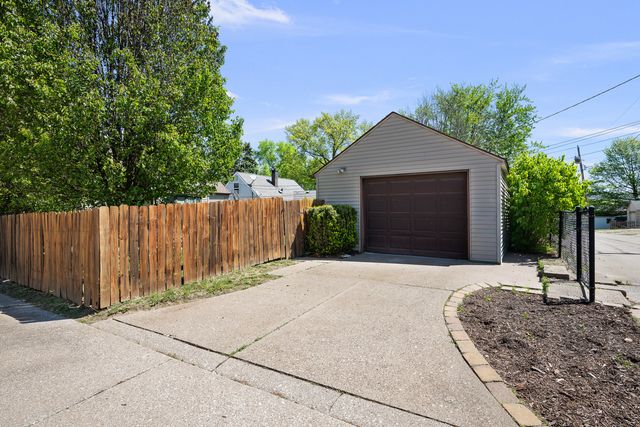 1629 W Columbia Avenue, Davenport, IA 52804