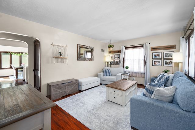 1629 W Columbia Avenue, Davenport, IA 52804