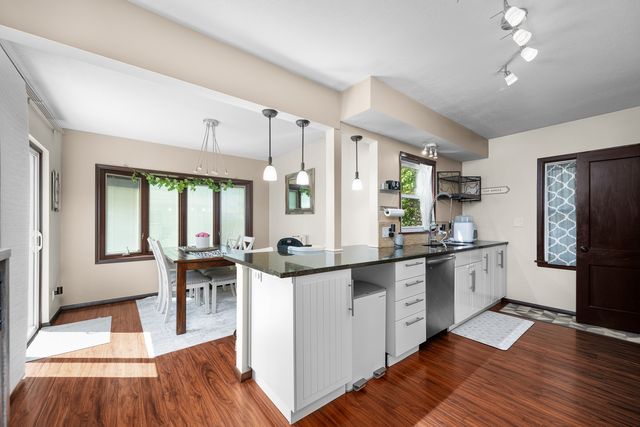 1629 W Columbia Avenue, Davenport, IA 52804