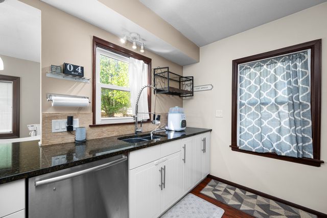 1629 W Columbia Avenue, Davenport, IA 52804
